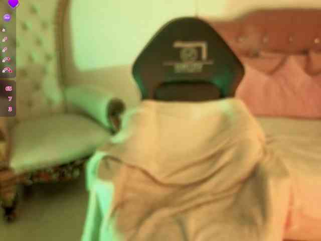 MAHYRA-TAY webcam