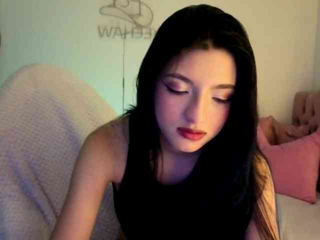 MAHYRA-TAY webcam