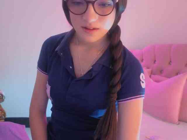MAHYRA-TAY webcam