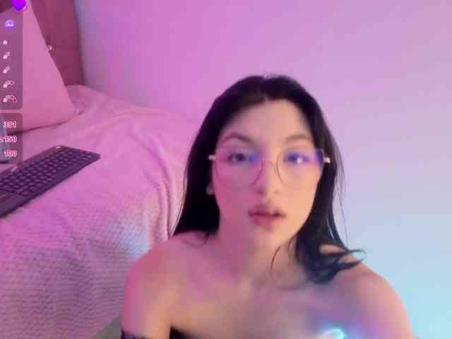 MAHYRA-TAY webcam