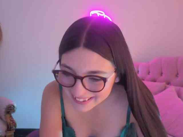 MAHYRA-TAY webcam