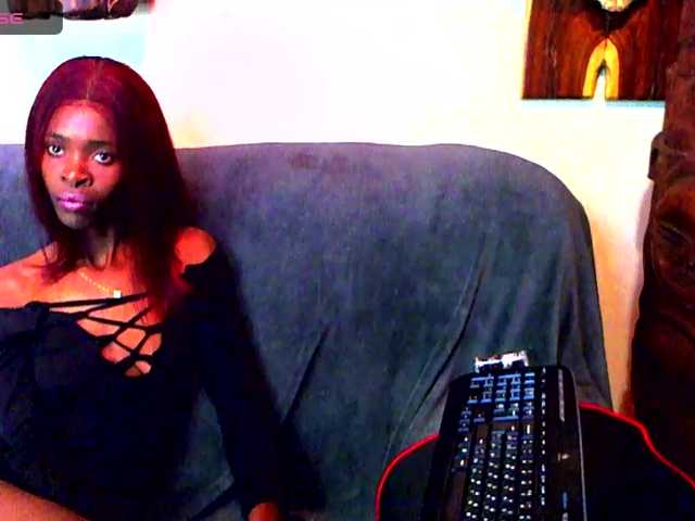 Natussi live cam on BongaCams