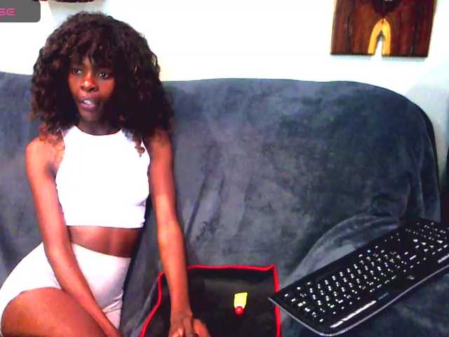 Natussi live webcam show