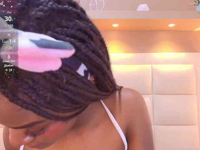 Chloebrunnie webcam
