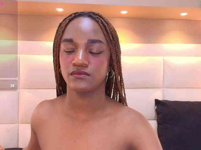 Chloebrunnie webcam