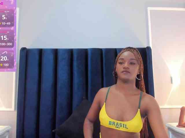 Chloebrunnie