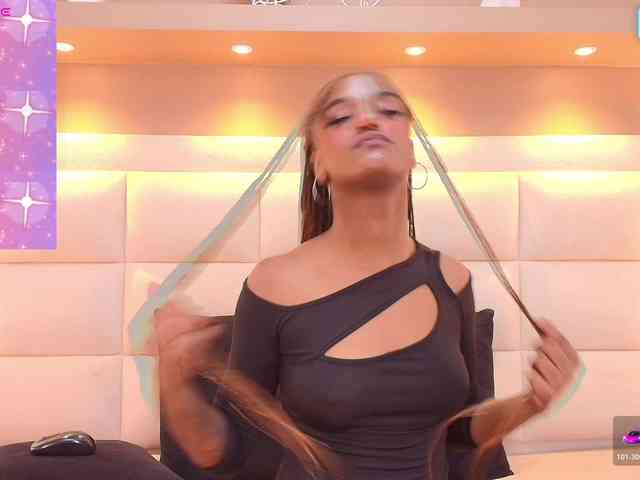 Chloebrunnie webcam