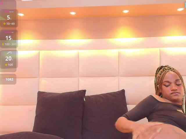 Chloebrunnie webcam