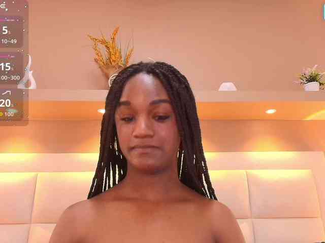 Chloebrunnie webcam