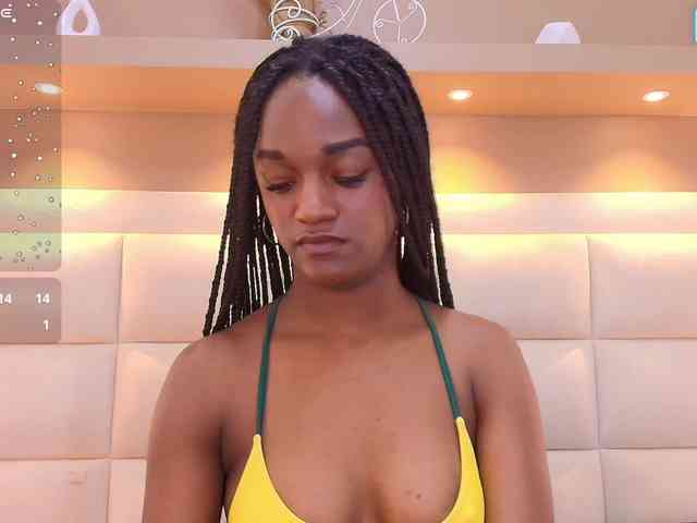 Chloebrunnie webcam