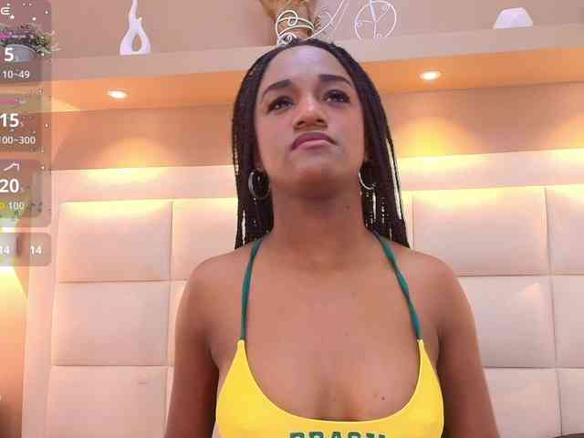 Chloebrunnie webcam