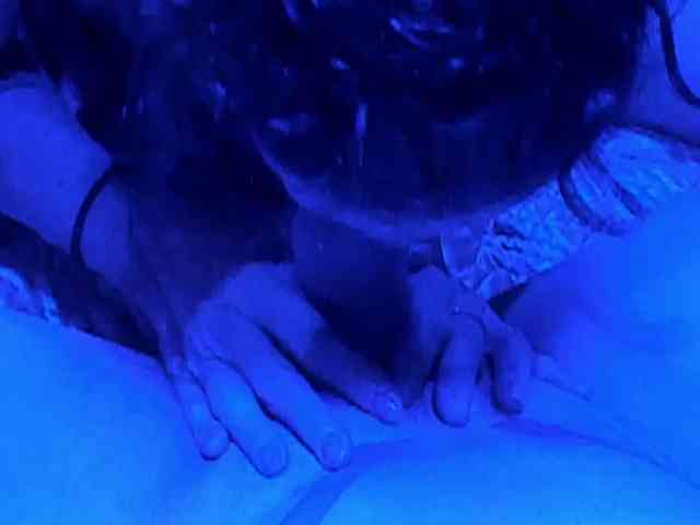KinkyCaliCpl webcam