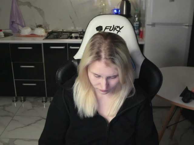 Mertyxxx's BongaCams show and profile