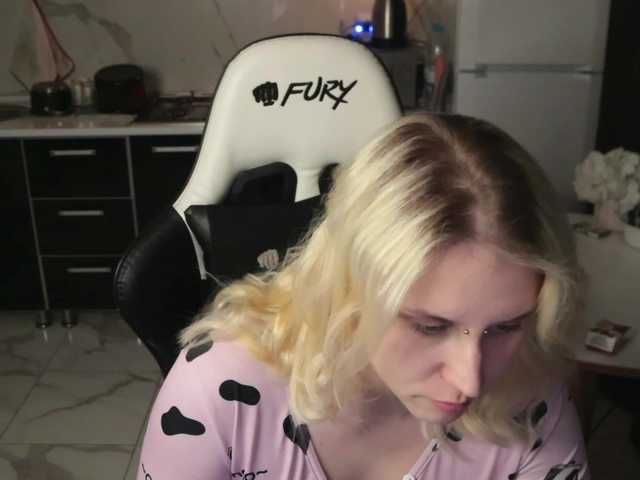 Mertyxxx's BongaCams show and profile