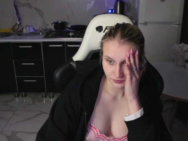 Mertyxxx's BongaCams show and profile