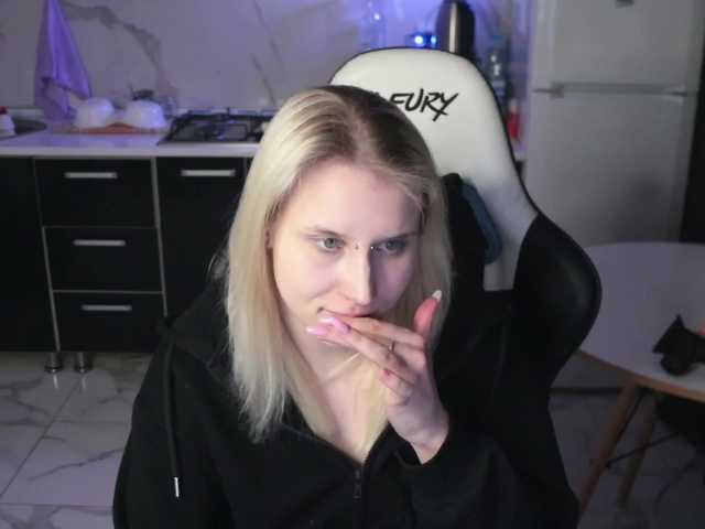 Mertyxxx's BongaCams show and profile