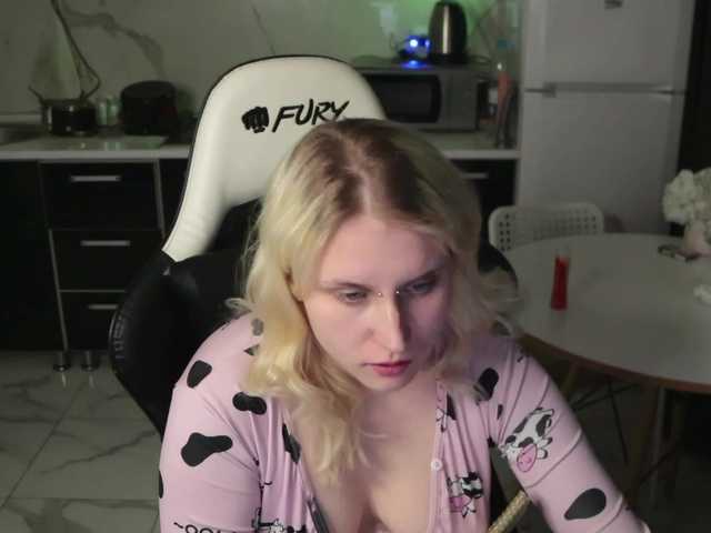 Mertyxxx's BongaCams show and profile