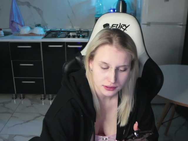 Mertyxxx's BongaCams show and profile