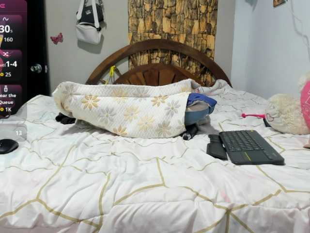 natachax-messy live cam on BongaCams