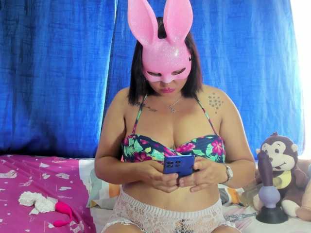 natachax-messy live cam on BongaCams