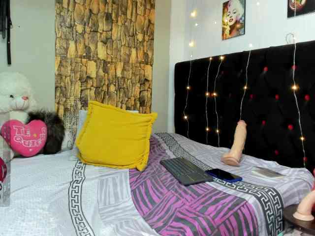 natachax-messy webcam