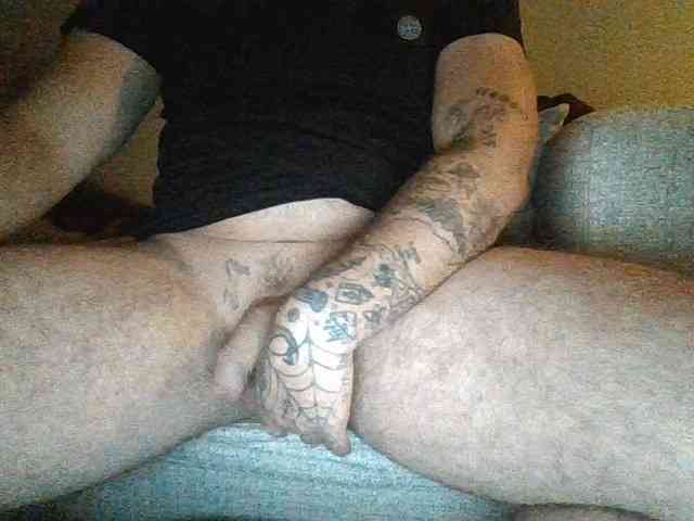 Youngstud37 webcam