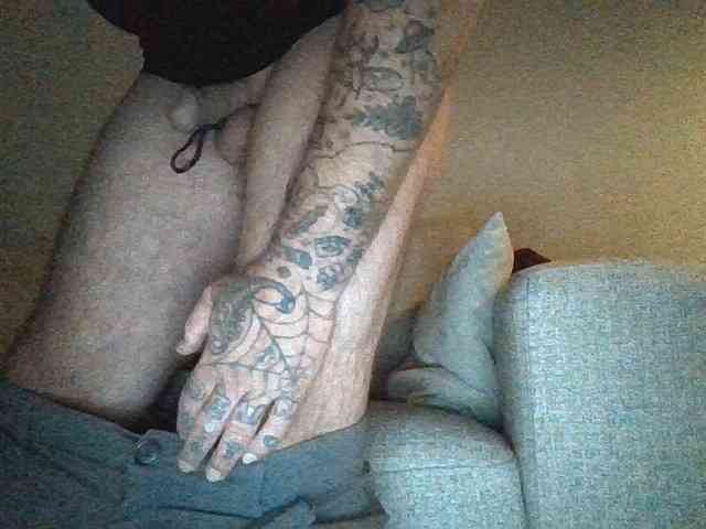 Youngstud37 webcam