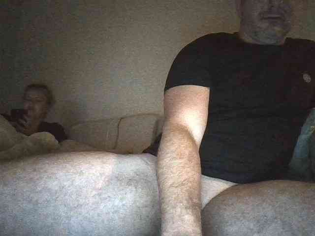 Youngstud37 webcam