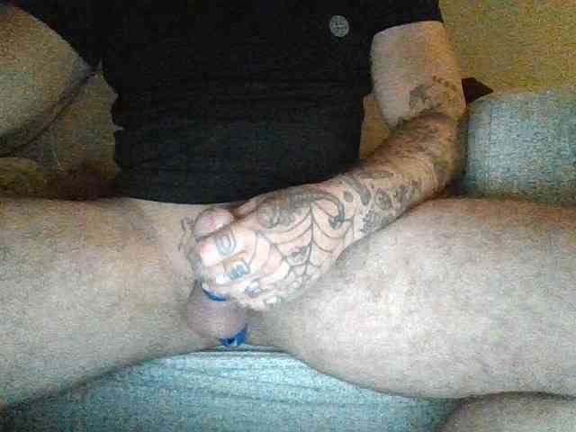 Youngstud37 webcam
