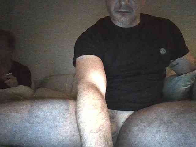 Youngstud37 webcam