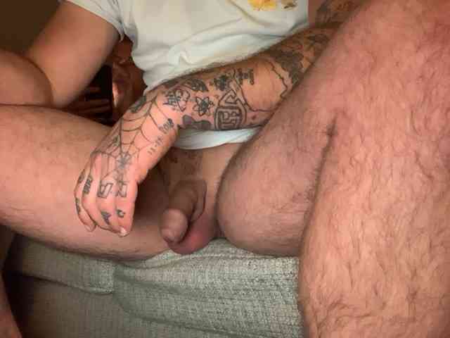 Youngstud37 webcam