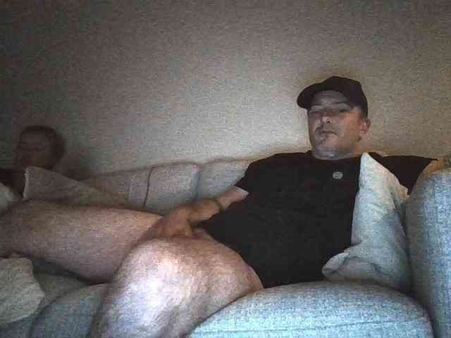 Youngstud37 webcam