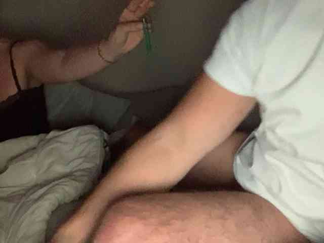 Youngstud37 webcam