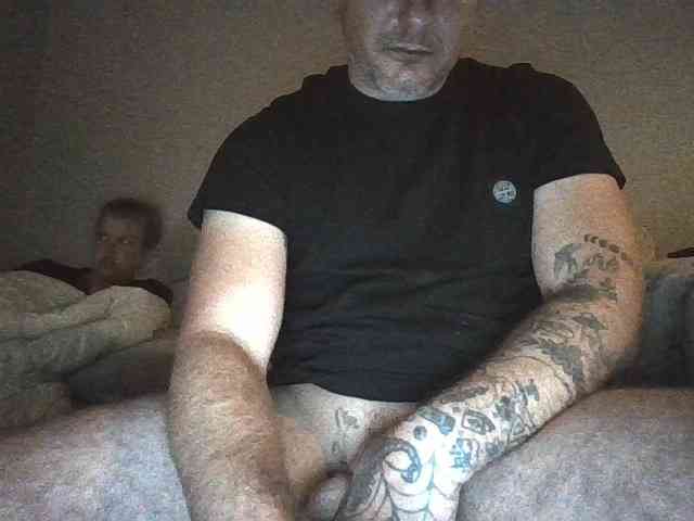 Youngstud37 webcam
