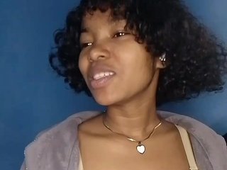 Candis02's Live Webcam