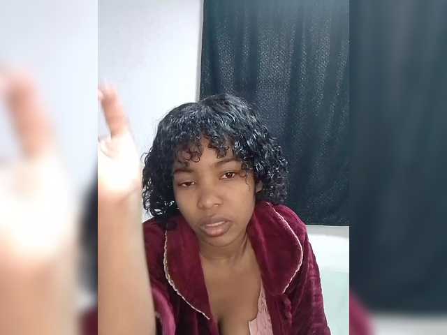 Candis02 live cam on BongaCams