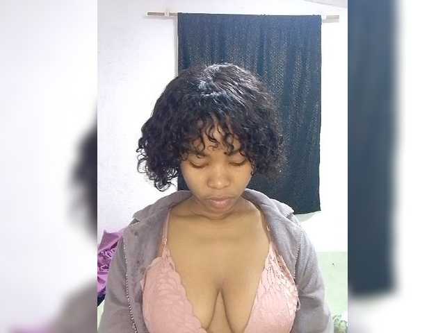Candis02 live webcam show