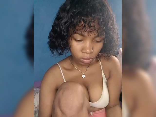 Candis02's BongaCams show and profile