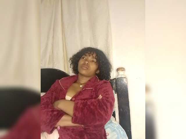 Candis02 live cam on BongaCams