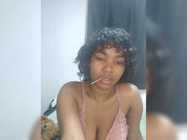 Candis02 live webcam show