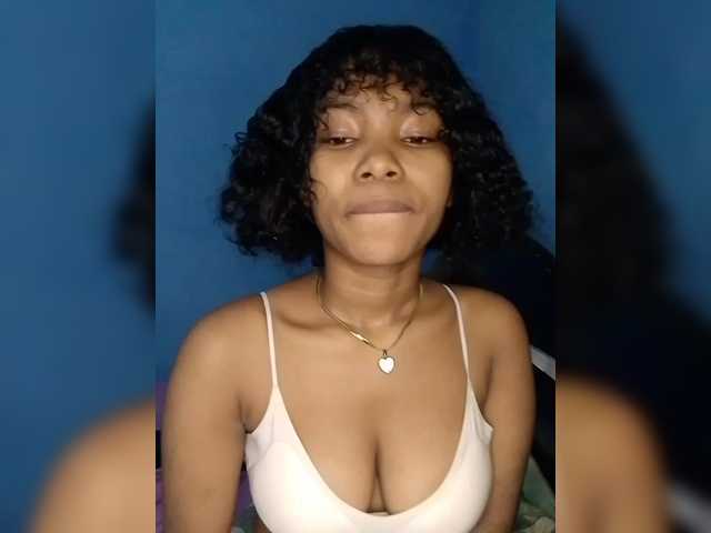 Candis02's BongaCams show and profile