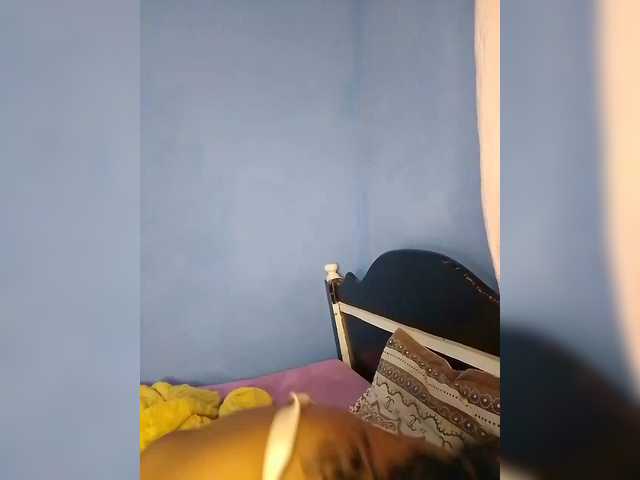 Candis02 live cam on BongaCams