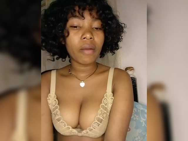 Candis02 live cam on BongaCams