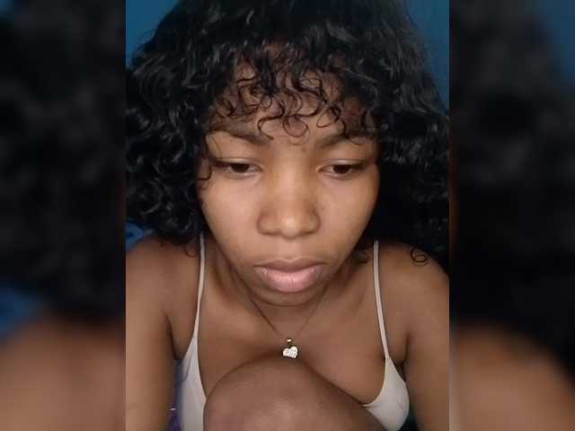 Candis02's BongaCams show and profile