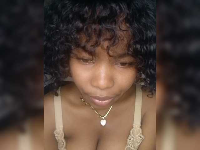 Candis02 live cam on BongaCams