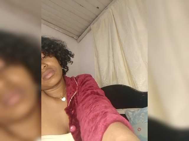Candis02 live cam on BongaCams