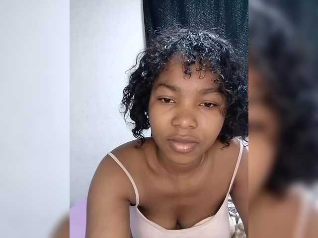 Candis02 – currently Offline