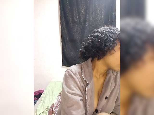 Candis02 live cam on BongaCams