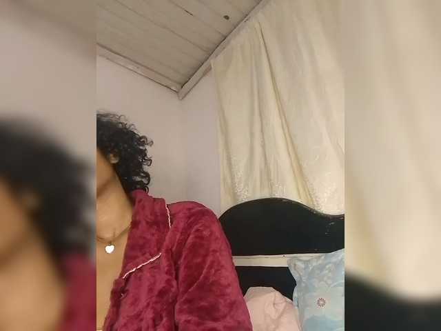 Candis02 live cam on BongaCams