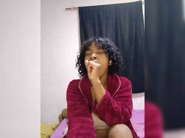 Candis02 live cam on BongaCams